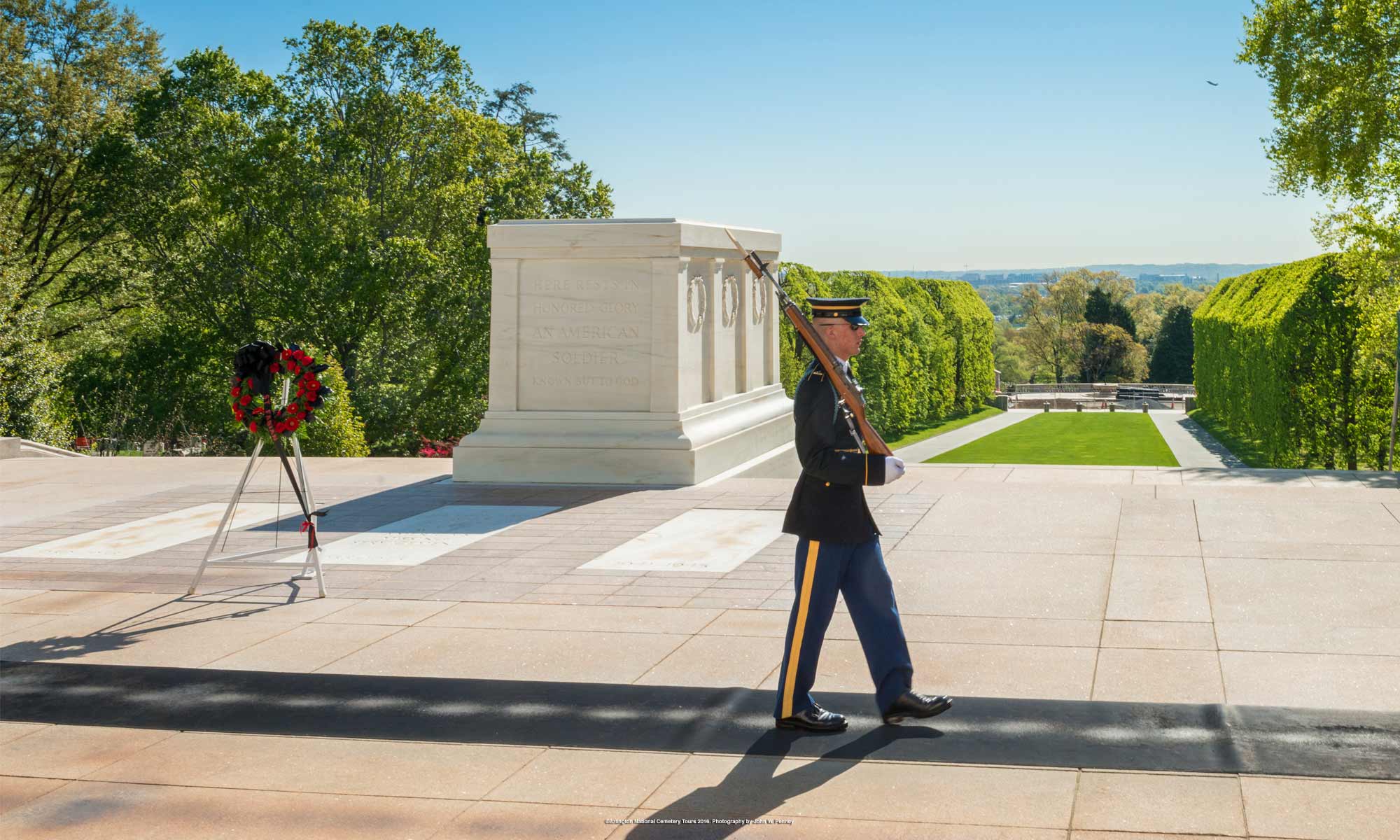 Soldier honoring the dead